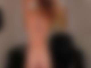 Live cam show with KeylaPalmer - Normal on Milf Play