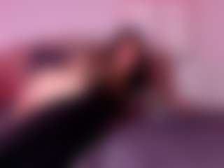 Live cam show with malaia-thompson - Average on xplaylive.com