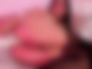 Live cam show with malaia-thompson - Colombia on Milfs Live