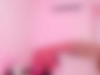Live cam show with malaia-thompson - Brown Eyes on StripNow