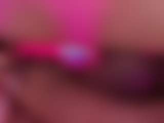 Live cam show with malaia-thompson - No Smoking on CamwithHer