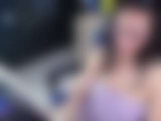 Live cam show with SamanthaRoxxe - Brown Hair on SinfulBabes