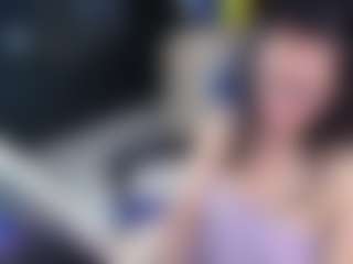 Live cam show with SamanthaRoxxe - Brown Hair on instabang