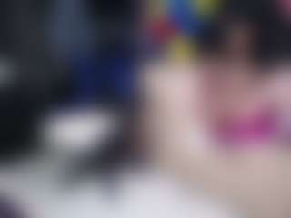 Live cam show with SamanthaRoxxe - Average on Big Tits
