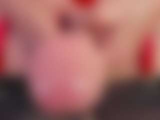 Live cam show with angelinefocus - Blonde Hair on intimatelivegirls.com