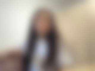 Live cam show with Giulia - New Teen (18+) on Camming Site