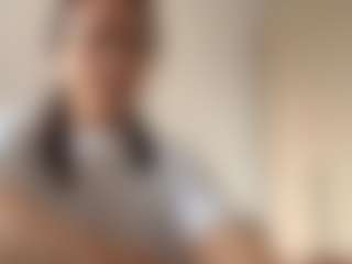 Giulia's Live Sex Cam Show