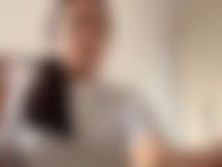Giulia's Live Sex Cam Show