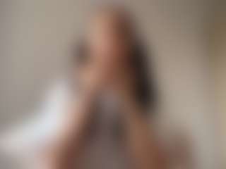 Giulia's Live Sex Cam Show