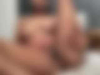 Hotmelelo's Live Sex Cam Show