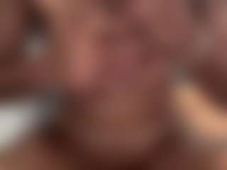Hotmelelo's Live Sex Cam Show