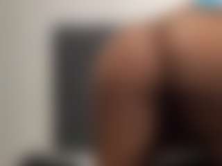 Hotmelelo's Live Sex Cam Show