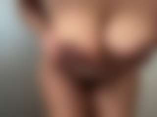 Hotmelelo's Live Sex Cam Show