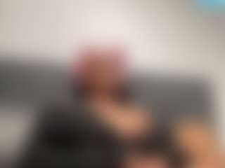 Hotmelelo's Live Sex Cam Show