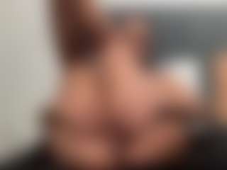 Hotmelelo's Live Sex Cam Show