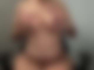 Hotmelelo's Live Sex Cam Show