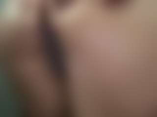 Hotmelelo's Live Sex Cam Show