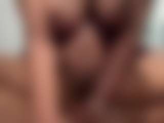 Hotmelelo's Live Sex Cam Show