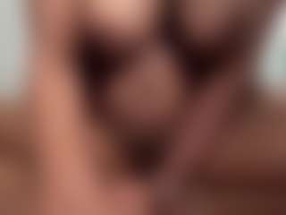 Hotmelelo's Live Sex Cam Show