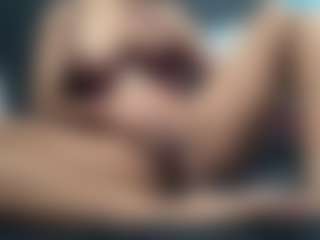 Hotmelelo's Live Sex Cam Show