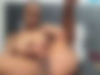 Hotmelelo's Live Sex Cam Show