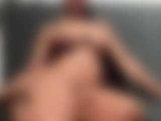 Hotmelelo's Live Sex Cam Show