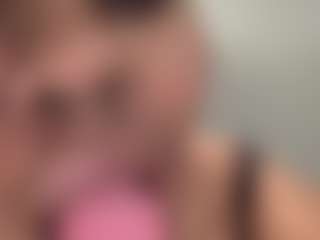Hotmelelo's Live Sex Cam Show
