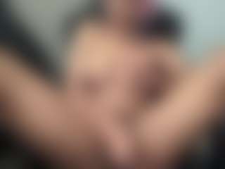 Hotmelelo's Live Sex Cam Show