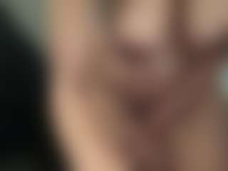 Hotmelelo's Live Sex Cam Show