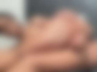 Hotmelelo's Live Sex Cam Show