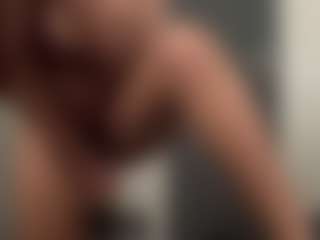 Hotmelelo's Live Sex Cam Show