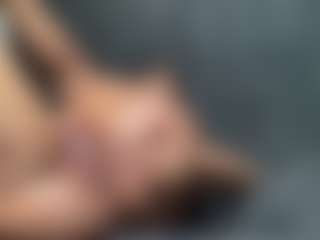 Hotmelelo's Live Sex Cam Show