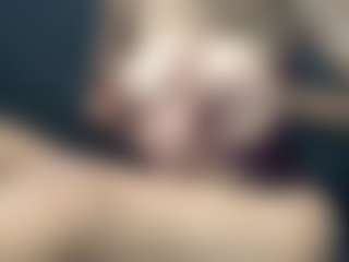 Hotmelelo's Live Sex Cam Show