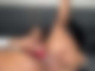 Hotmelelo's Live Sex Cam Show