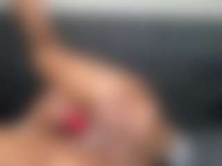 Hotmelelo's Live Sex Cam Show