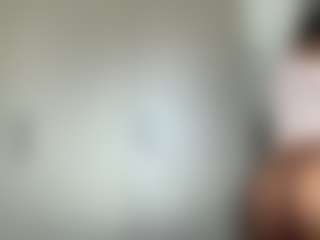 Hotmelelo's Live Sex Cam Show