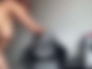 Hotmelelo's Live Sex Cam Show
