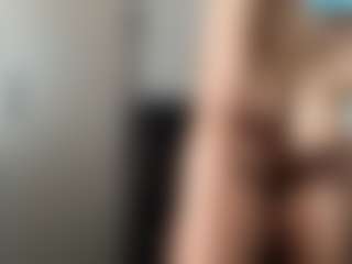 Hotmelelo's Live Sex Cam Show