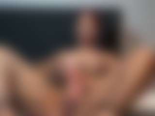 Live cam show with Hotmelelo - Mobile on Livezox
