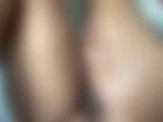 Hotmelelo's Live Sex Cam Show