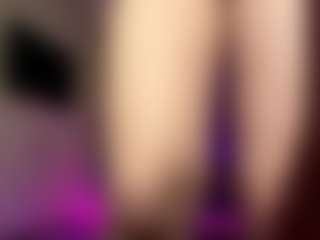 Live cam show with Aria - BBW on xDating