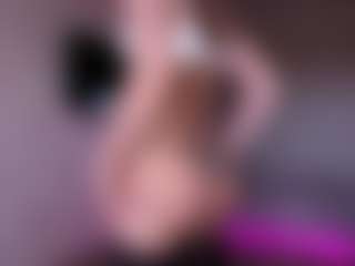 Live cam show with Aria - Fingerass on Gym Cam Girls