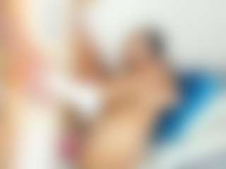 Live cam show with nickybigboobs - Erotic Dance on SmokeAndPoke