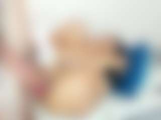 Live cam show with nickybigboobs - Striptease on Milfs Live