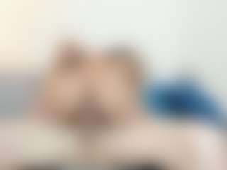Live cam show with nickybigboobs - Brown Eyes on SpunkLive