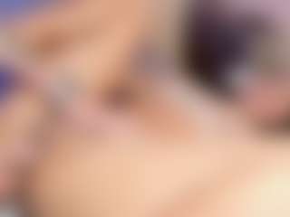 Live cam show with nickybigboobs - Brown Eyes on Gym Cam Girls