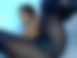 MAGIIC-BRUNETTE's Live Sex Cam Show