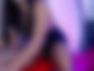 MAGIIC-BRUNETTE's Live Sex Cam Show