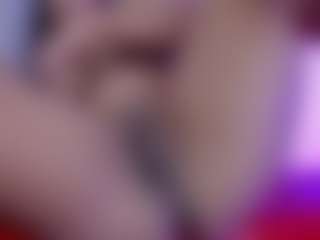 MAGIIC-BRUNETTE's Live Sex Cam Show