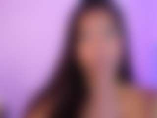 MAGIIC-BRUNETTE's Live Sex Cam Show